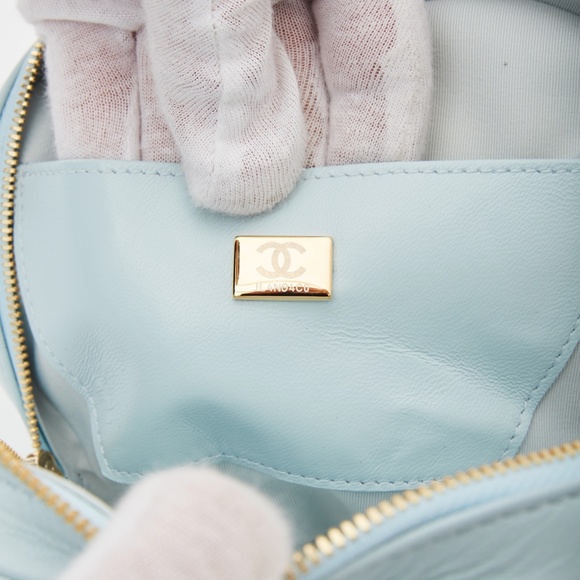 CHANEL LAMBSKIN BLUE QUILTED HEART SHOULDER BAG - Picture 6 of 8